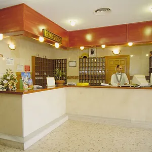 Kross Velazquez Hotel